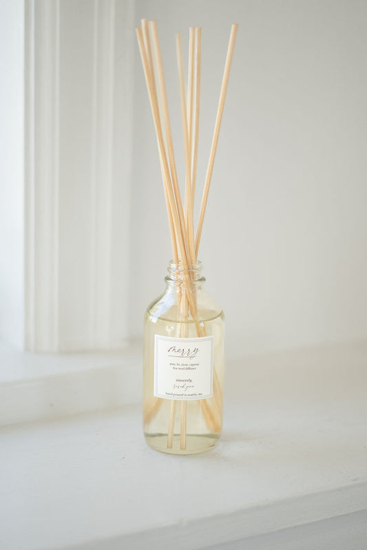 Merry Diffuser- Cypress, Clove, Pine Natural Reed