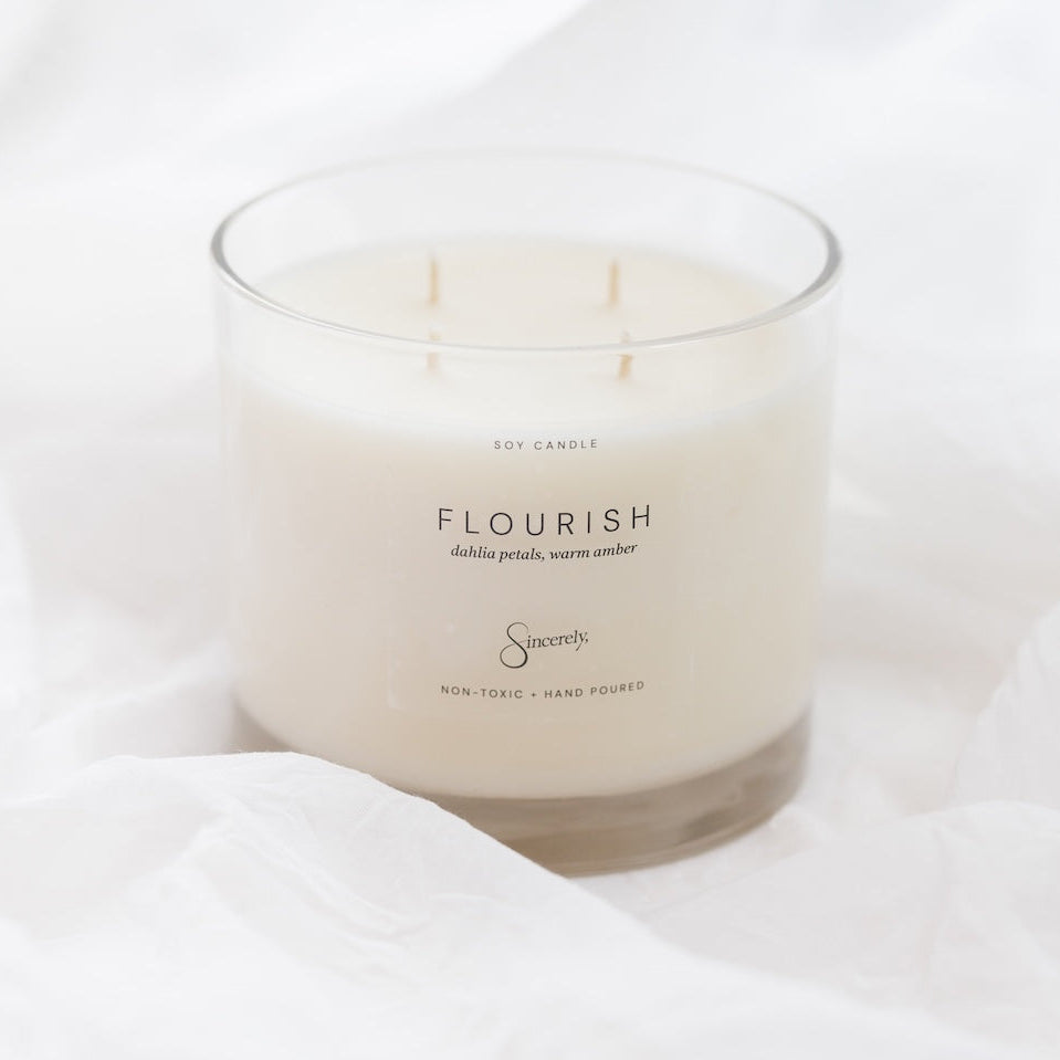 Flourish Candle - Dahlia Petals & Warm Amber
